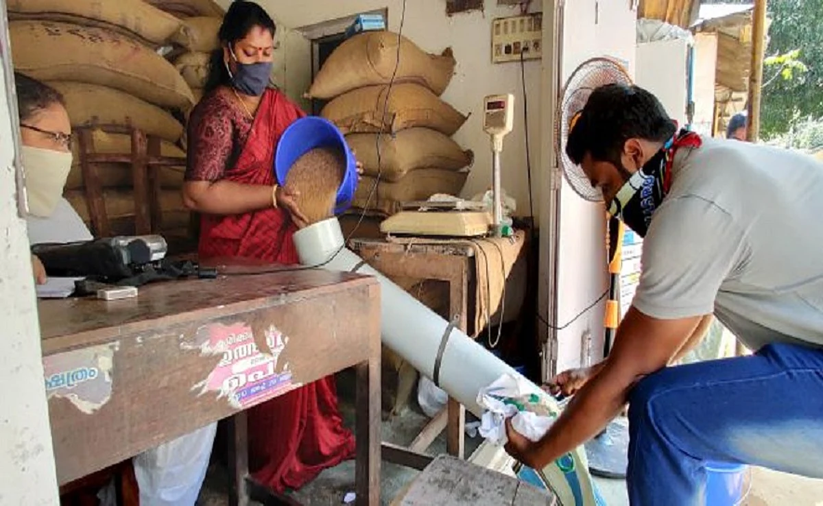 ട്രിപ്പിൾ ലോക്ക് ഡൗൺ: റേഷൻ കടകൾ രാവിലെ 11 വരെ പ്രവർത്തിക്കും