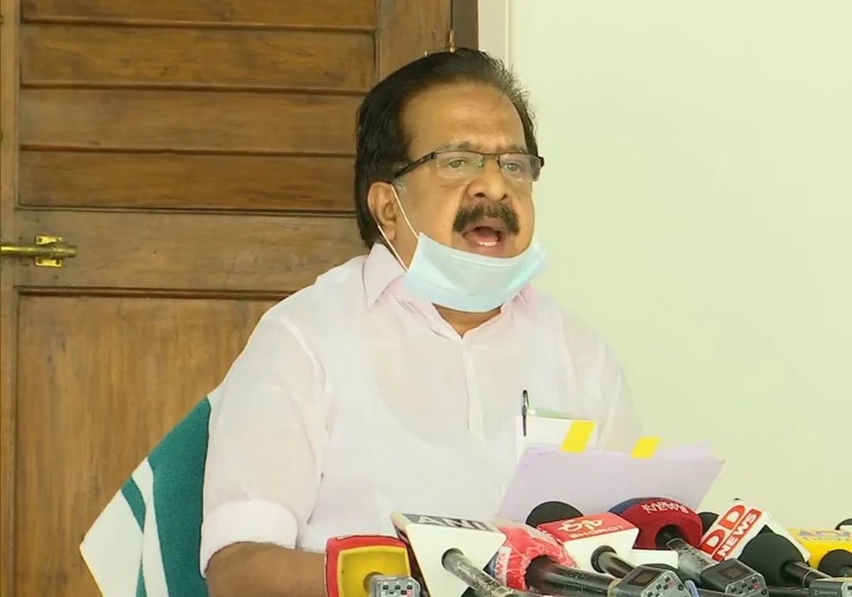 സ്വര്ണ്ണക്കടത്ത് കേസിൽ ഒരു മന്ത്രി കൂടി ഉണ്ട്, തനിക്ക് അറിയാമെന്ന് പ്രതിപക്ഷ നേതാവ്