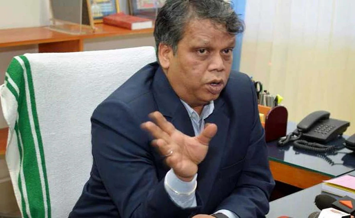 കീഴ് ഉദ്യോഗസ്ഥരുടെ മനോവീര്യം തകര്ക്കുന്ന ഉത്തരവുകള് പുറത്തിറക്കരുത്: ഡിജിപി