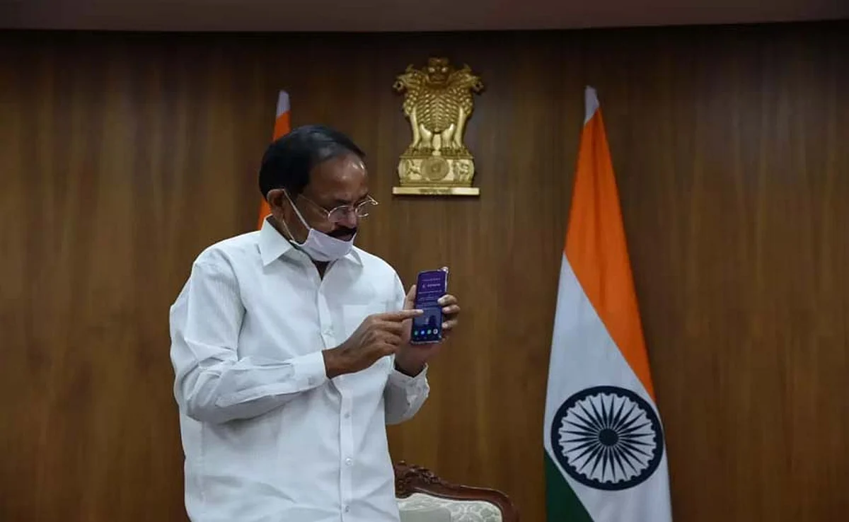 ആദ്യത്തെ ഔദ്യോഗിക സോഷ്യൽ മീഡിയ ആപ്പ്; ‘എലിമെന്റ്സ്’ അവതരിപ്പിച്ച് ഉപരാഷ്ട്രപതി
