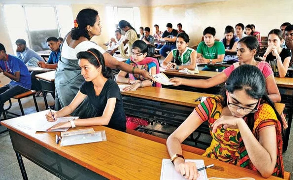 നീറ്റ്, ജെഇഇ പരീക്ഷകള് മാറ്റി; പുതുക്കിയ തീയതികള് പ്രഖ്യാപിച്ചു