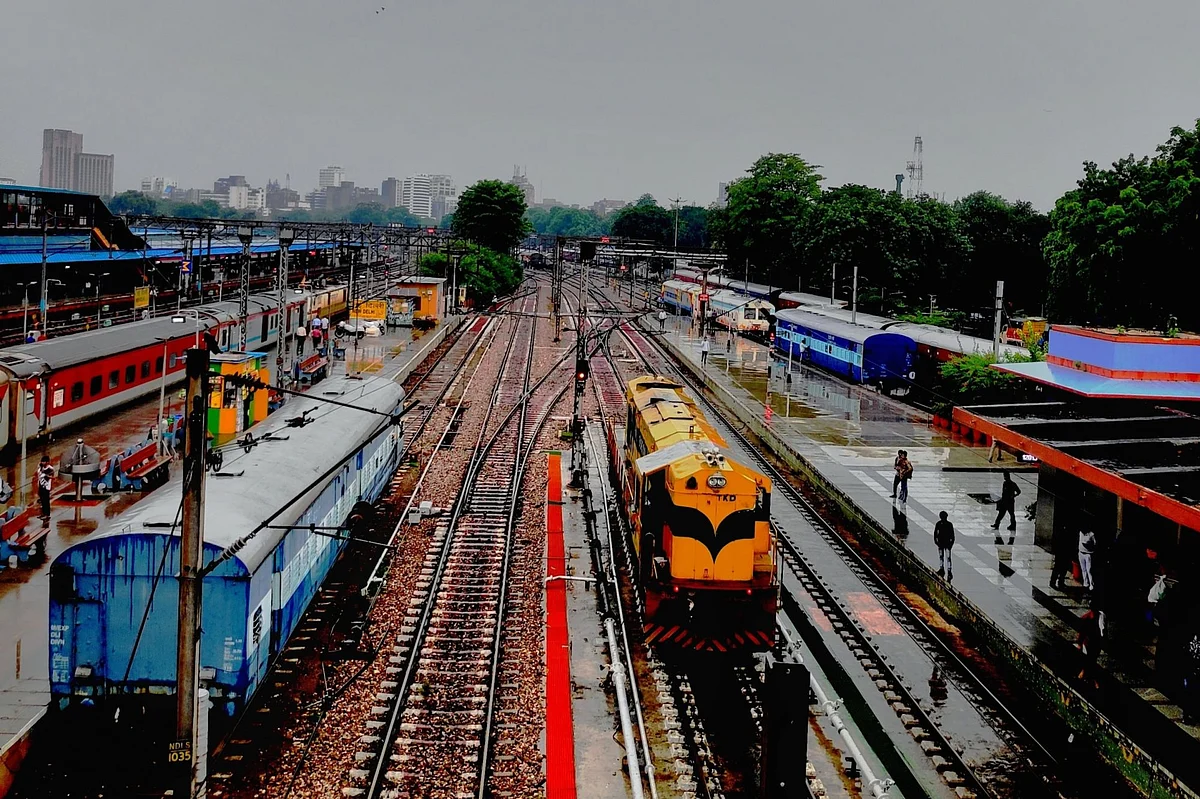 ചരക്ക് ഗതാഗതത്തിലൂടെ നഷ്ടം നികത്താന് റെയില്വെ
