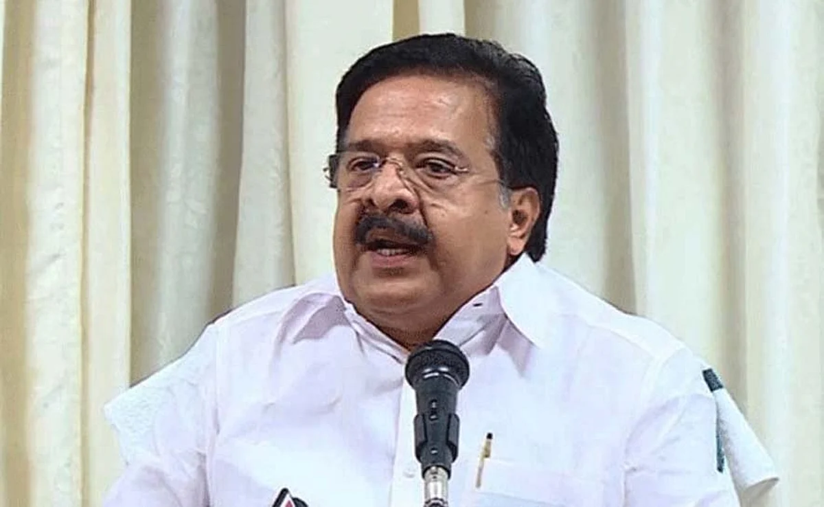 അഴിമതി ആരോപണങ്ങള്ക്ക് മറുപടിയില്ല; ചോദ്യങ്ങളില് നിന്ന് മുഖ്യമന്ത്രി ഒളിച്ചോടി: ചെന്നിത്തല