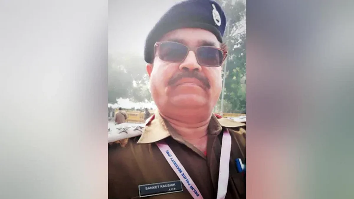 ഡെല്ഹിയില് എസിപി ഡ്യൂട്ടിക്കിടെ വാഹനമിടിച്ച് മരിച്ചു
