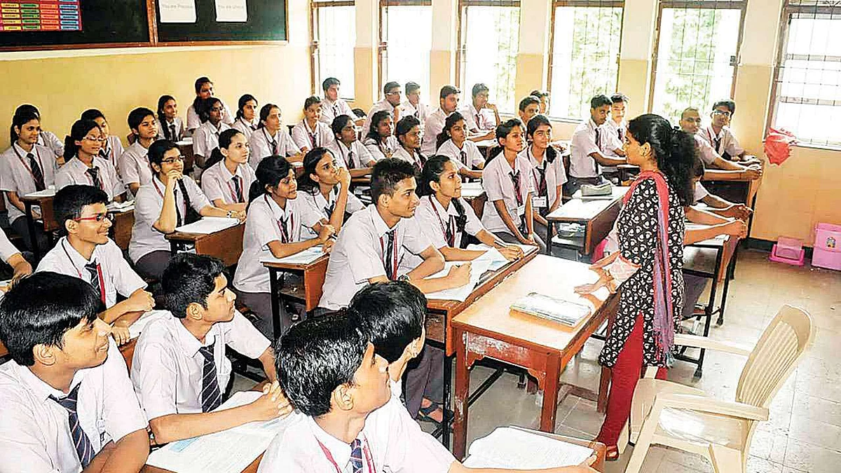 ഈ അധ്യയന വർഷം സ്കൂൾ ചിലവ് മാത്രമേ ഈടാക്കാവൂ
എന്ന് ഹൈക്കോടതി