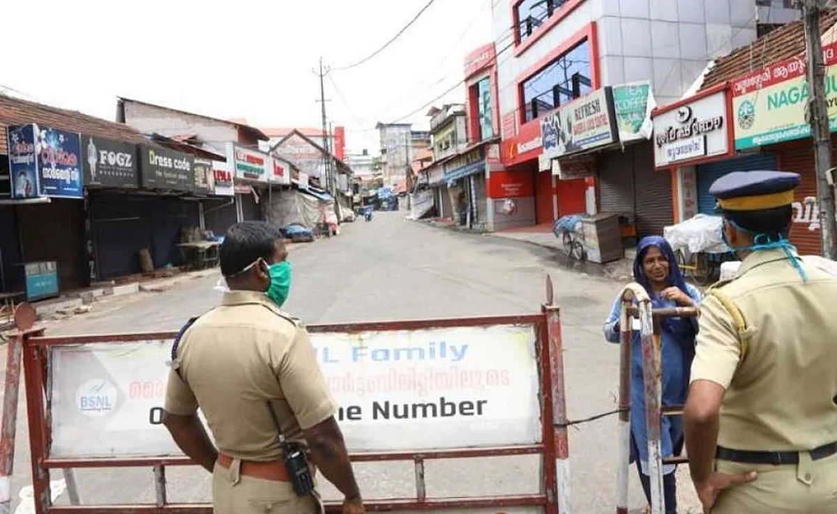 എറണാകുളത്ത് നാലായിരം കടന്ന് കോവിഡ് രോഗികൾ;കണ്ടെയ്ന്മെന്റ് സോണുകളില് നിയന്ത്രണങ്ങള് കര്ശനമാക്കി
