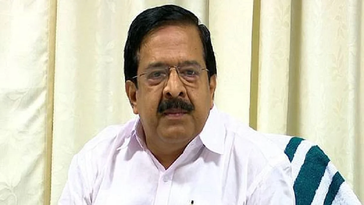 കോവിഡ് രോഗികളുടെ ടവര് ലൊക്കേഷന് പരിശോധിക്കുന്നതില് അപാകതയില്ല; ചെന്നിത്തലയുടെ ഹര്ജി തള്ളി