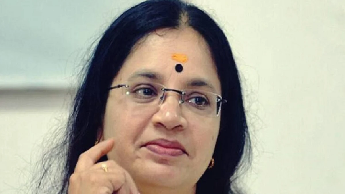 നല്ല തന്തയ്ക്കും തള്ളയ്ക്കും പിറന്ന, അധ്വാനിച്ച് ജീവിക്കുന്ന സ്ത്രീകള് പ്രതികരിക്കും; ഭാഗ്യലക്ഷ്മി