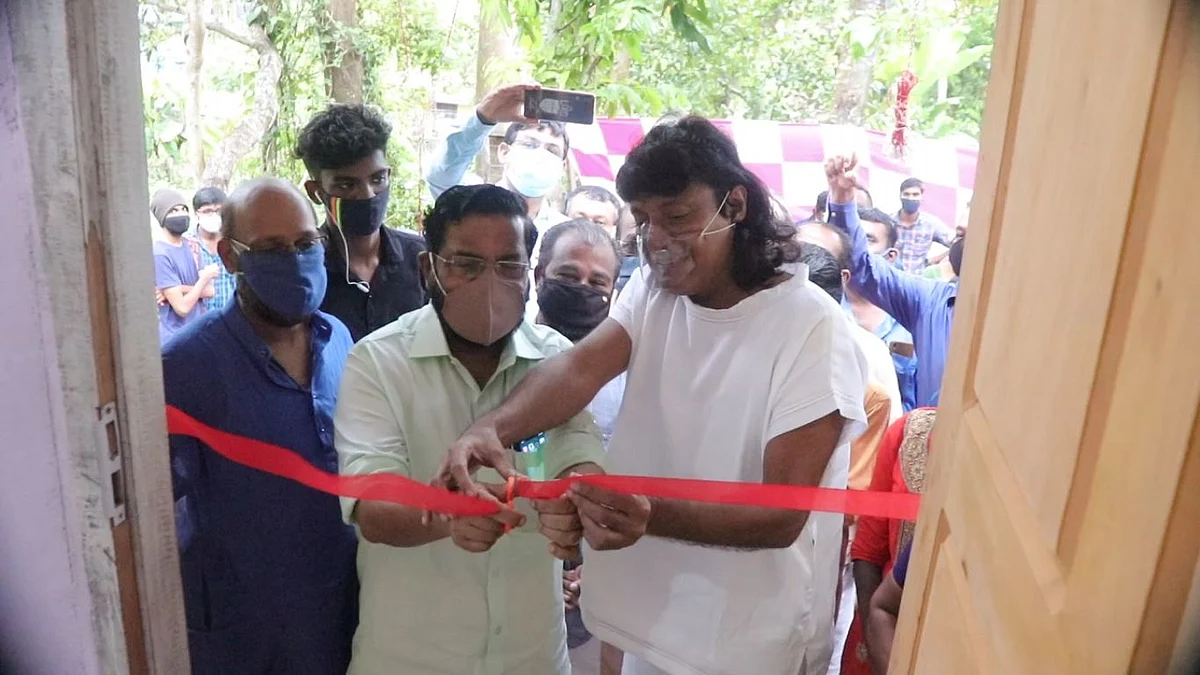 "ബോബി മിഷൻ 1000 ഫ്രീ ഹോംസ്" പദ്ധതിയുടെ ഭാഗമായി വീടുവെച്ചു നൽകി