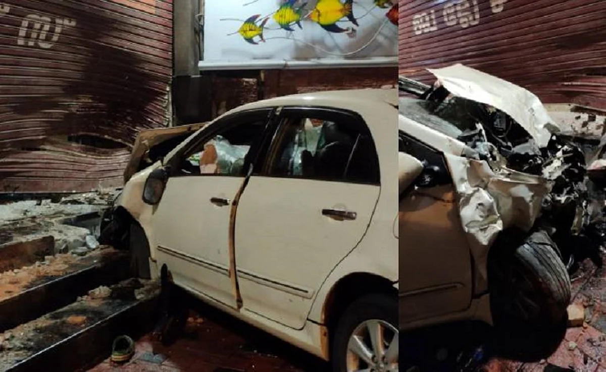 ജ്വല്ലറിയിലേക്ക് കാർ പാഞ്ഞ് കയറി സെക്യൂരിറ്റി ജീവനക്കാരന് ഗുരുതര പരുക്ക്