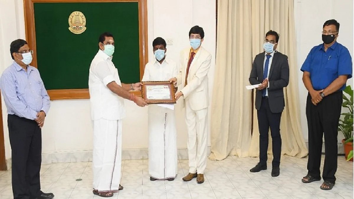 കണ്ണുകള് ദാനം ചെയ്യുമെന്ന് പ്രതിജ്ഞയെടുത്ത് തമിഴ്നാട് മുഖ്യമന്ത്രി