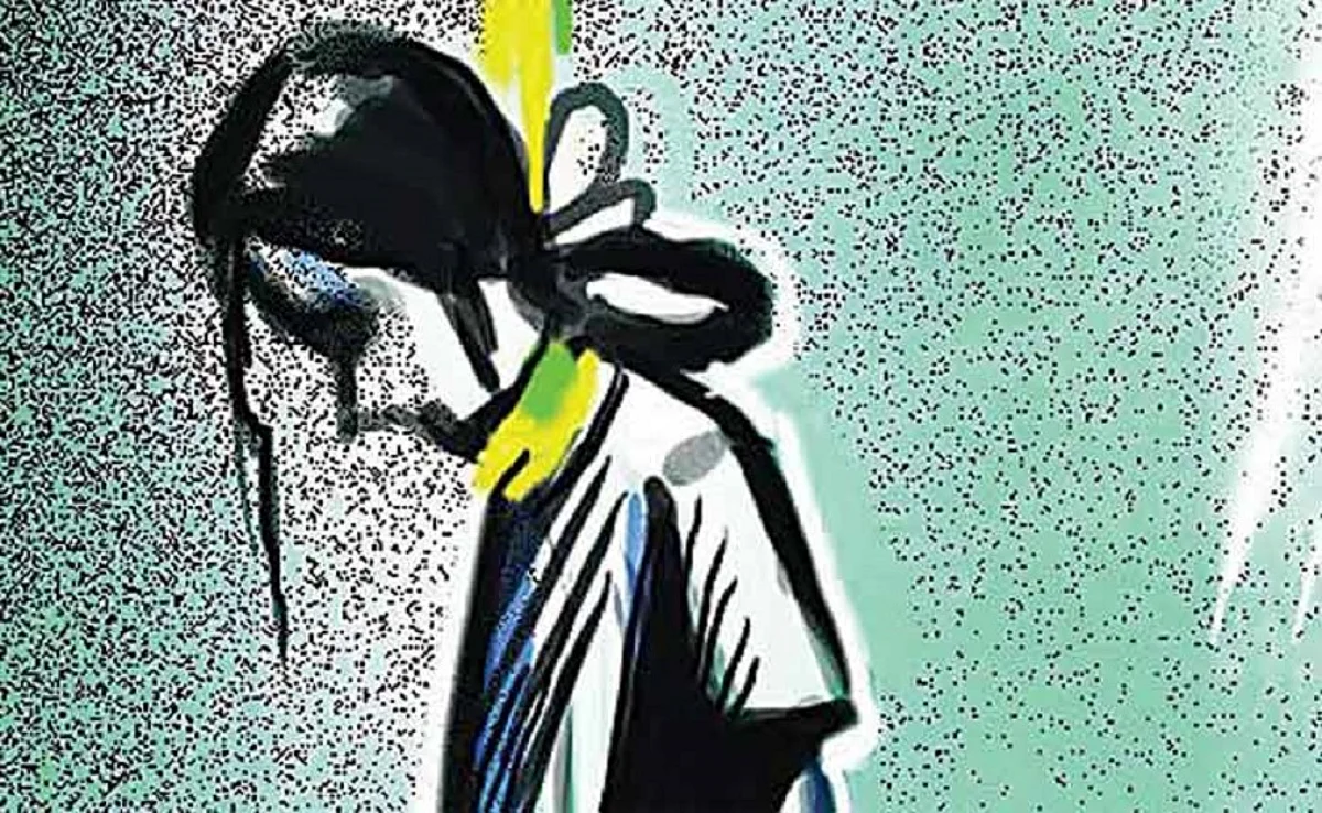 ആംബുലന്സ് ഡ്രൈവറുടെ പീഡനത്തിനിരയായ പെണ്കുട്ടി ആത്മഹത്യക്കു ശ്രമിച്ചു