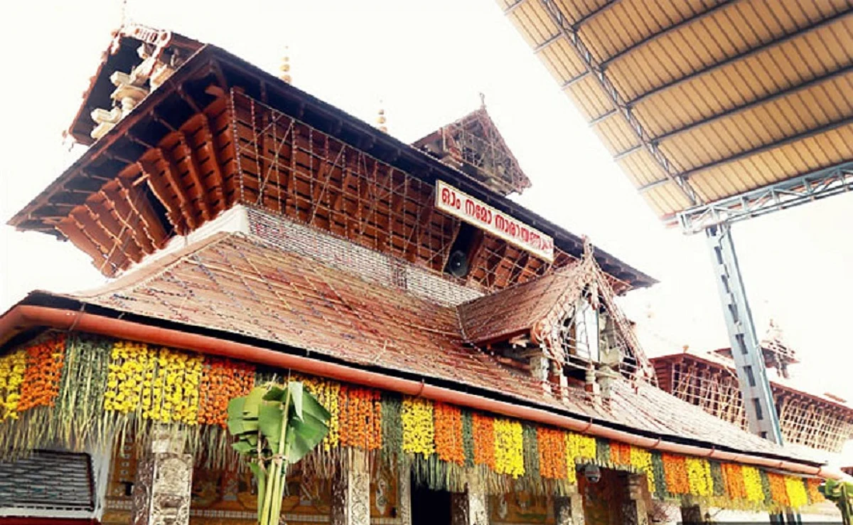ഗുരുവായൂര് ക്ഷേത്രത്തില് ബുക്കിങ് സന്ദര്ശകര് ഇല്ലാത്ത സമയത്ത് മറ്റുള്ളവർക്ക് ദർശനമനുവദിക്കും