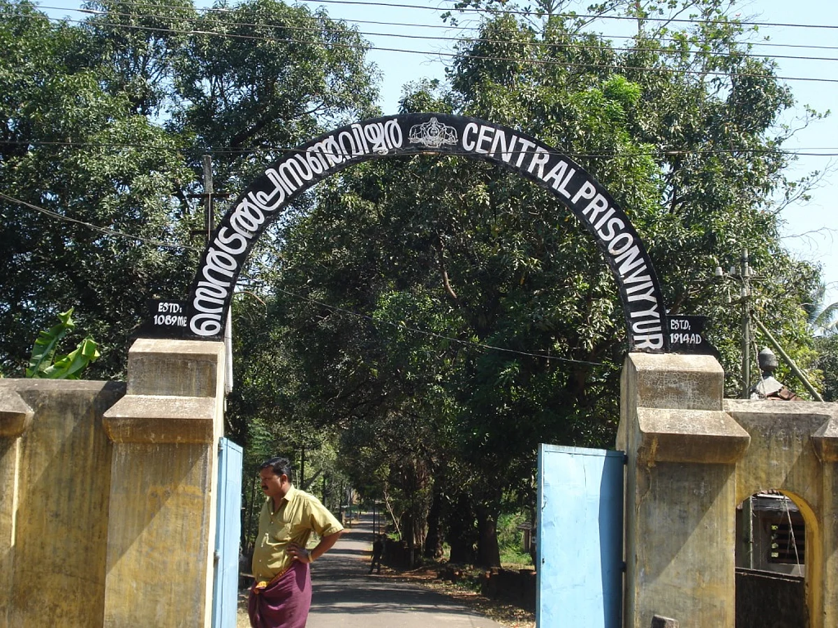വിയ്യൂര് ജയിലിലെ 51 തടവുകാര്ക്കും ഏഴ് ജീവനക്കാര്ക്കും കൊവിഡ്