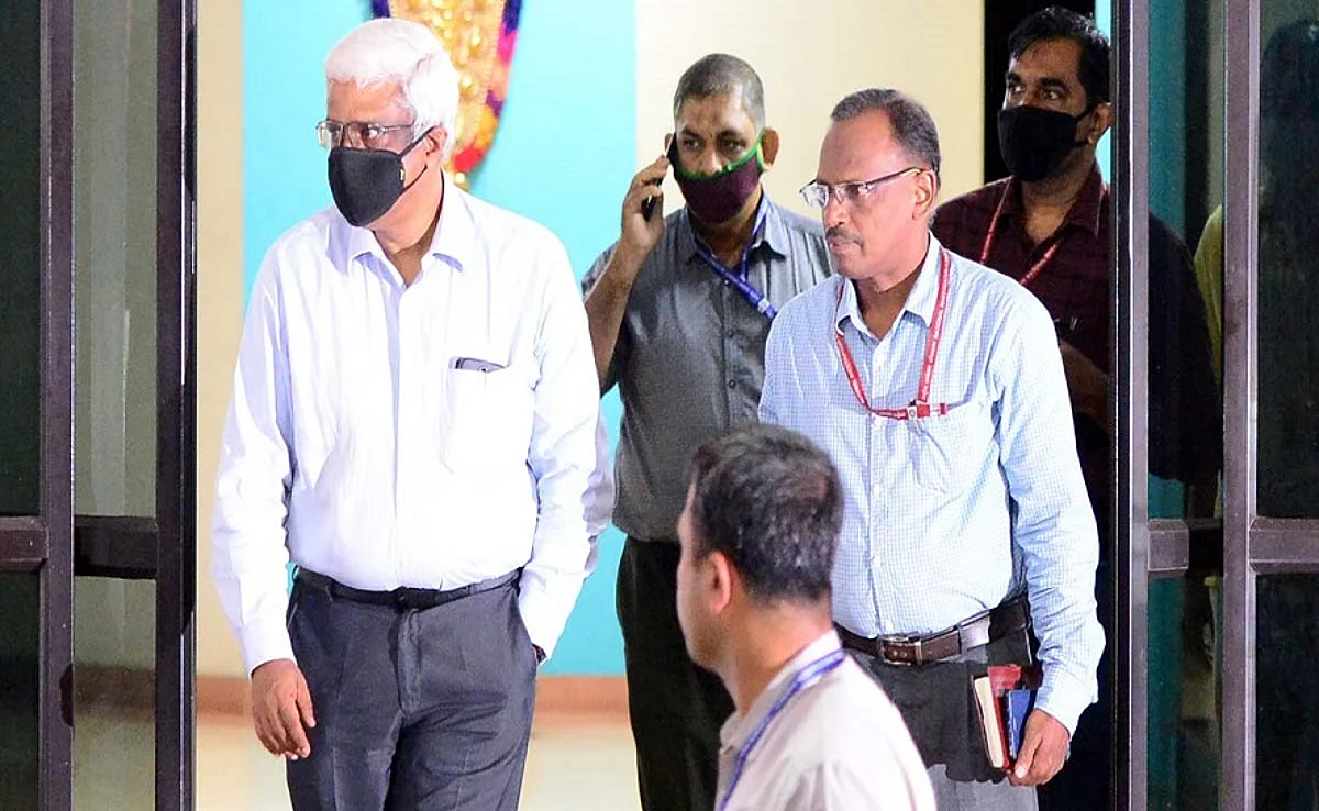 ശിവശങ്കറിനെ ഇന്ന് ഡിസ്ചാര്ജ് ചെയ്യും; കിടത്തി ചികിത്സ വേണ്ടെന്ന് മെഡിക്കല് ബോര്ഡ്