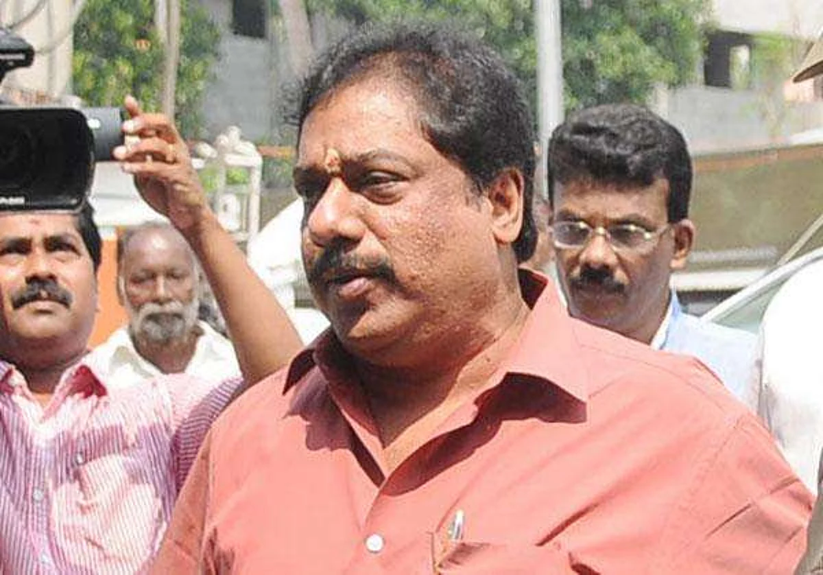 ബാര്കോഴ കേസിൽ ഇടതു വലതു മുന്നണികള് അഡ്ജസ്റ്റ്മെന്റ് രാഷ്ട്രീയം കളിക്കുന്നു: ബിജു രമേശ്