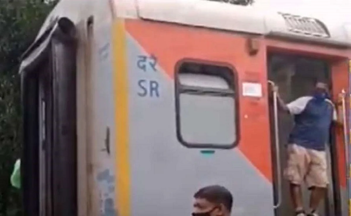 ഓടിക്കൊണ്ടിരുന്ന ട്രെയിനില് നിന്നും ബോഗികള് വേര്പ്പെട്ടു; ഒഴിവായത് വലിയ അപകടം