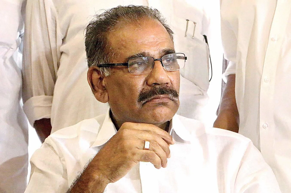 മന്ത്രി എകെ ശശീന്ദ്രൻ സ്വയം നിരീക്ഷണത്തിൽ