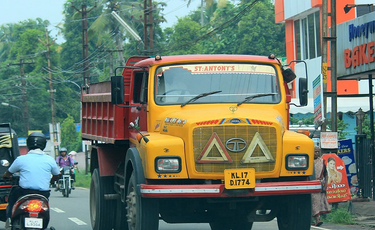 സംസ്ഥാന വ്യാപകമായി തിങ്കളാഴ്ച ടിപ്പര് ലോറി പണിമുടക്ക്