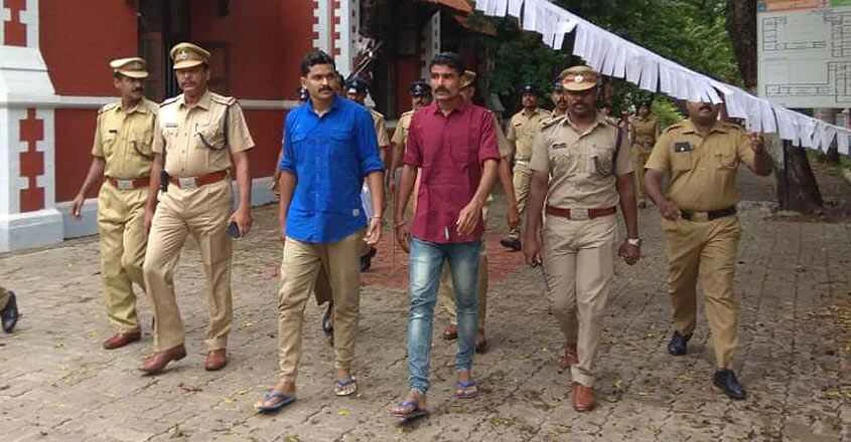 എസ്എഫ്ഐ നേതാക്കള് പ്രതികളായ കേസുകള് പിന്വലിക്കണമെന്ന് സര്ക്കാര്