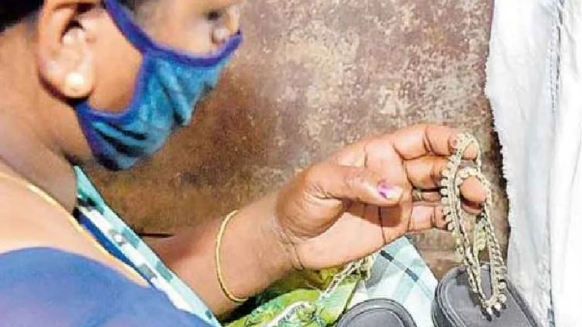 വാളയാര് കേസ്: നീതി തേടി അമ്മ; അനുകൂലിച്ചും പ്രതികൂലിച്ചും ഫെയ്സ്ബുക്ക് പോസ്റ്റുകള്