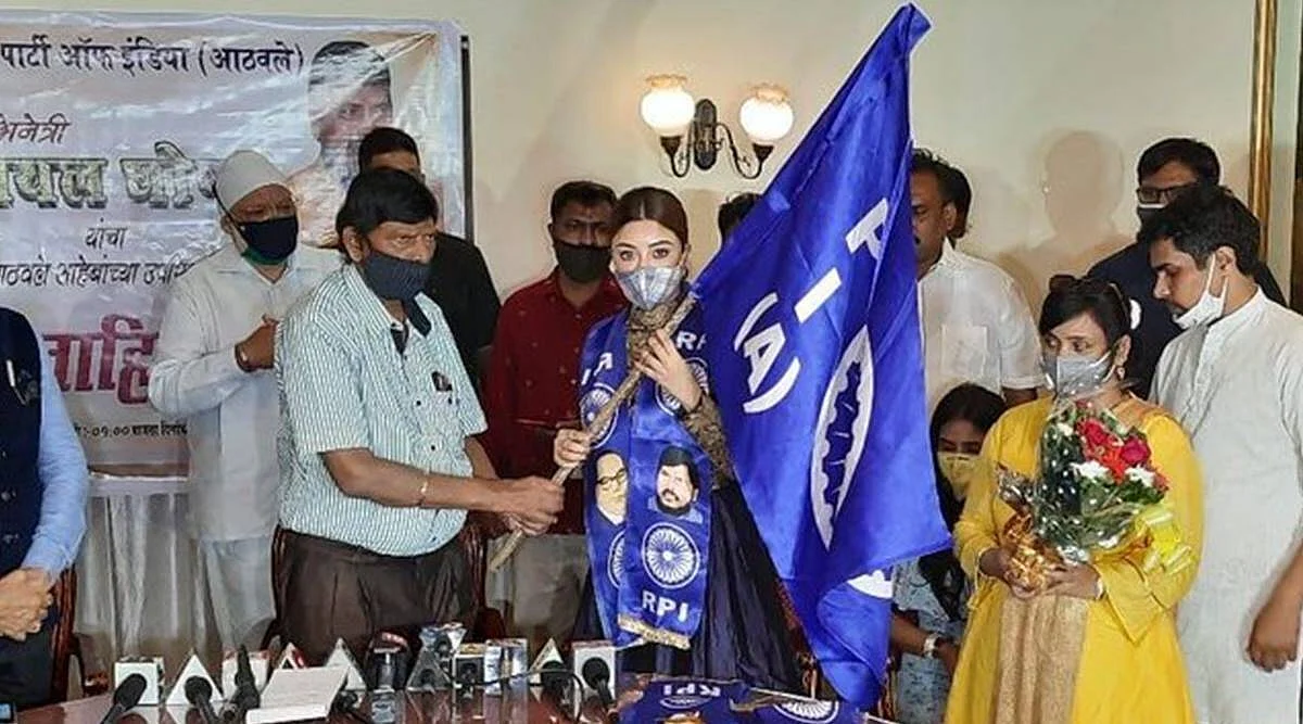 നടി പായൽ ഘോഷ് കേന്ദ്ര മന്ത്രി അത്തവാലേയുടെ പാർട്ടിയിൽ