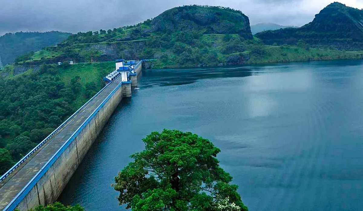 നീണ്ട ഇടവേളയ്ക്ക് ശേഷം സഞ്ചാരികളെ സ്വാഗതം ചെയ്ത് ഇടുക്കി അണക്കെട്ട്