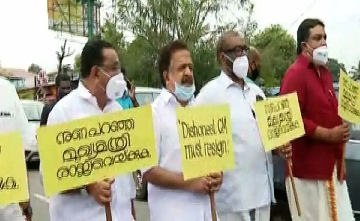 പ്രത്യക്ഷ സമരം പുനരാരംഭിച്ച് യുഡിഎഫ്; മുഖ്യമന്ത്രിയുടെ രാജിക്കായി അഞ്ച് നേതാക്കളുടെ സമരം