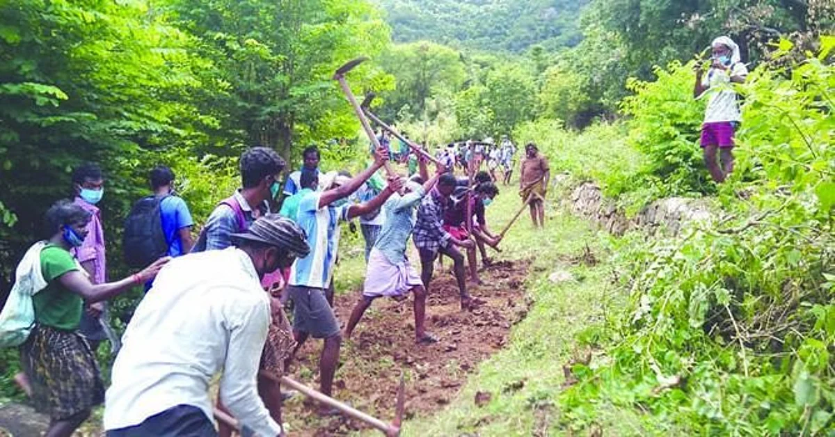 വഴി വെട്ടൽ സമരം താൽക്കാലികമായി നിർത്തിവച്ച് പറമ്പിക്കുളം ആദിവാസി കൂട്ടായ്മ