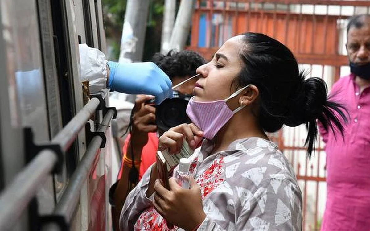 രാജ്യത്ത് ചികിത്സയിലുള്ളത് 2,47,220 പേർ മാത്രം; കോവിഡ് രോഗികളുടെ എണ്ണം കുറയുന്നു