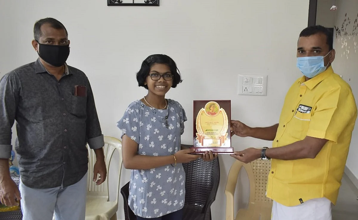 തിരുവനന്തപുരത്തെ കൊച്ചു ഗായിക എസ്.എസ് ദേവികയ്ക്ക് യുവജനക്ഷേമ ബോര്ഡിന്റെ ആദരം