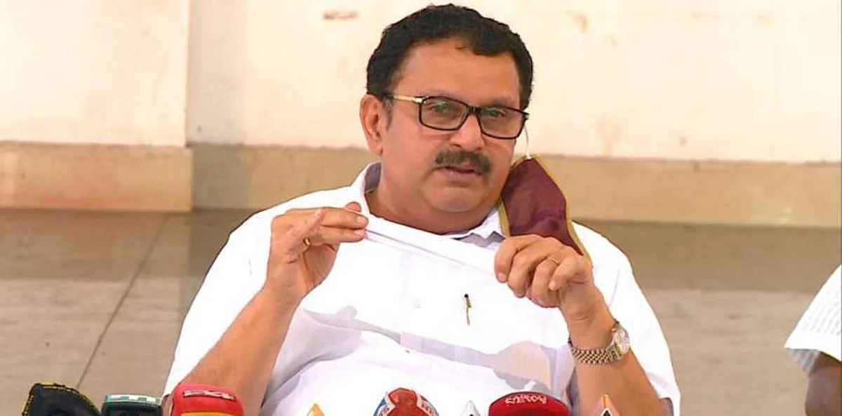 പൂര്ണ ആരോഗ്യവാനാണ്,എന്നാല് വെന്റിലേറ്ററിലാണ് എന്ന് പറയും പോലെയാണ് യുഡിഎഫിന്റെ അവസ്ഥ;കെ മുരളീധരന്