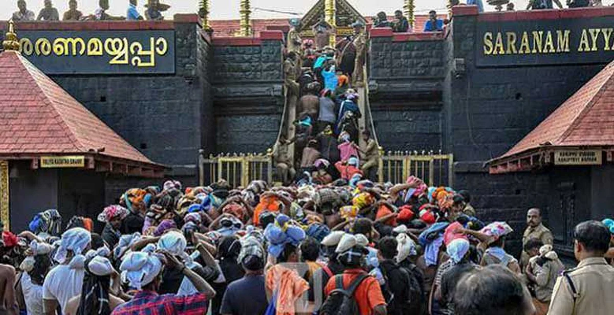 ശബരിമല നട തുറന്നു;
പ്രവേശനത്തിന് കോവിഡ് നെഗറ്റീവ് സര്ട്ടിഫിക്കറ്റ് നിര്ബന്ധം