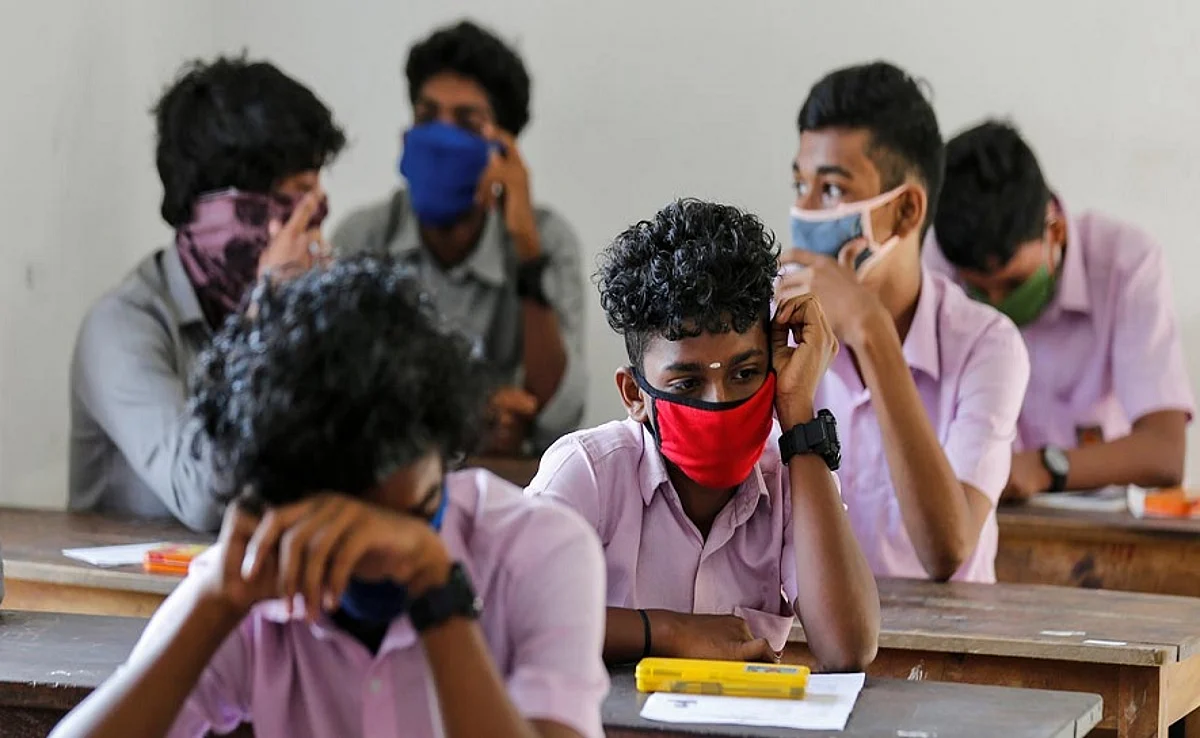 സംസ്ഥാനത്ത് വിദ്യാലയങ്ങള് തുറക്കുന്നത് സംബന്ധിച്ച് തീരുമാനമെടുത്തിട്ടില്ലെന്ന് സർക്കാർ
