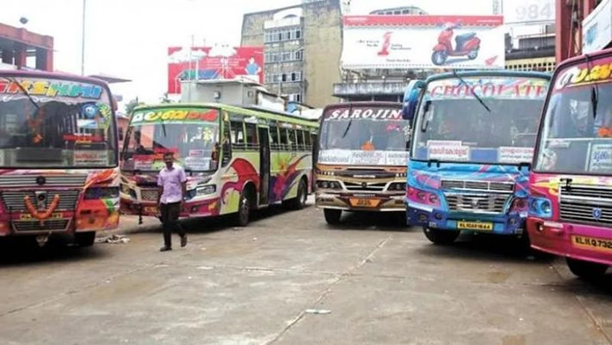 സ്വകാര്യ ബസ്സുകള്ക്ക് 50 ശതമാനം നികുതി ഇളവ്