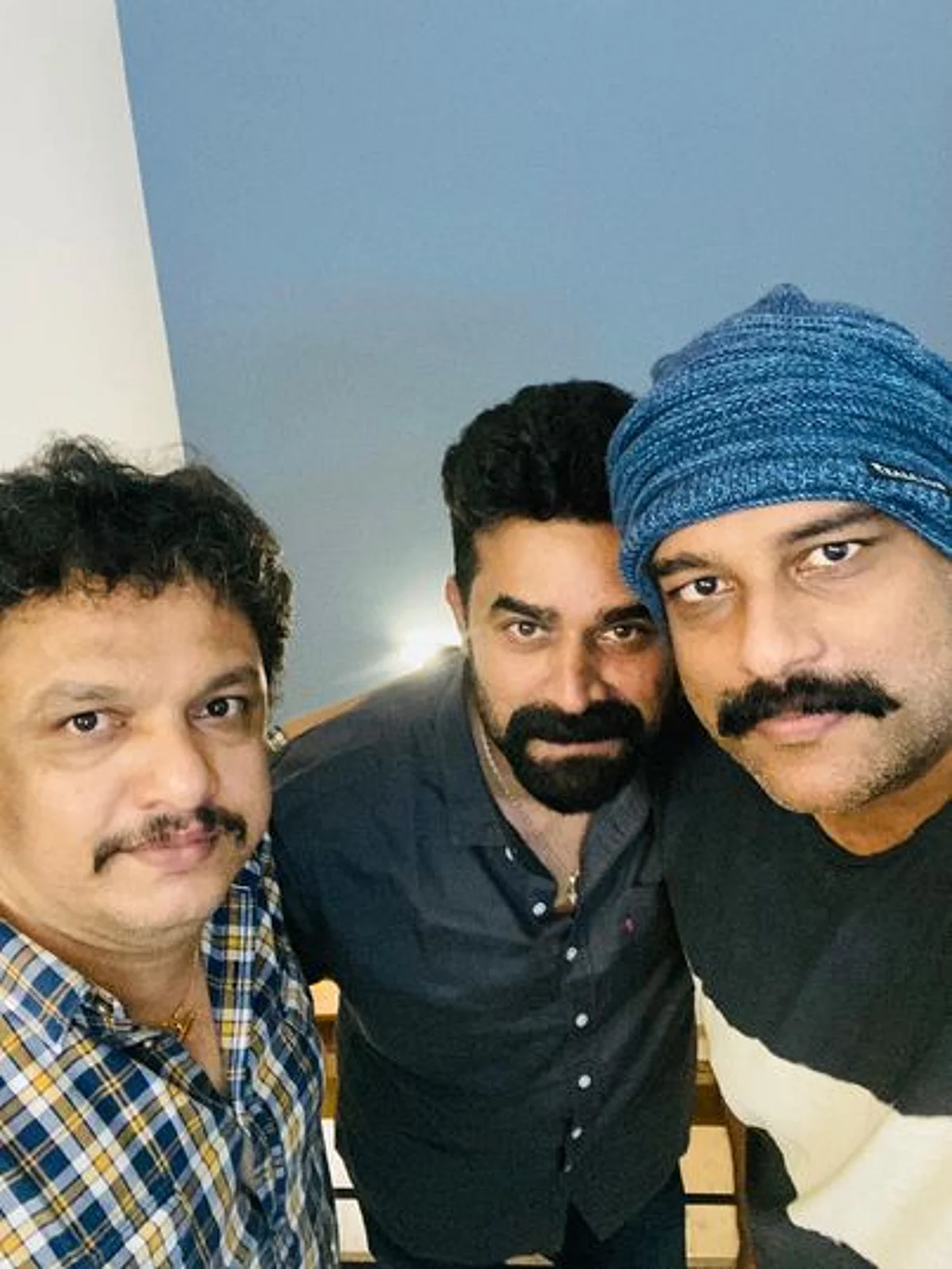 മുരളി ഗോപി നിര്മ്മാണ രംഗത്തേക്ക്