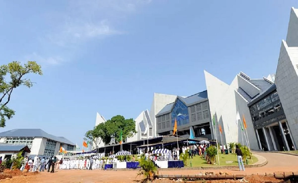 ഏഴിമല നാവിക അക്കാദമിക്കുനേരേ ബോംബ് ഭീഷണി