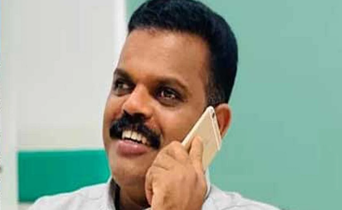 കാരാട്ട് ഫൈസല് പത്രിക സമര്പ്പിച്ചു;ചുണ്ടക്കുന്നില് സ്വതന്ത്രനായി മത്സരിക്കും
