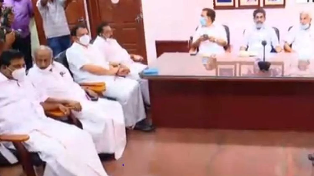 പരാജയം ചര്ച്ച ചെയ്യാന് ചേര്ന്ന കെപിസിസി അവലോകന യോഗത്തില് വാക്പോര്; യോഗം അലസിപ്പിരിഞ്ഞു