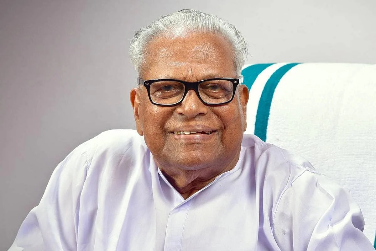 വിഎസ് ഭരണ പരിഷ്കാര കമ്മീഷന് അധ്യക്ഷ സ്ഥാനം രാജിവെച്ചു