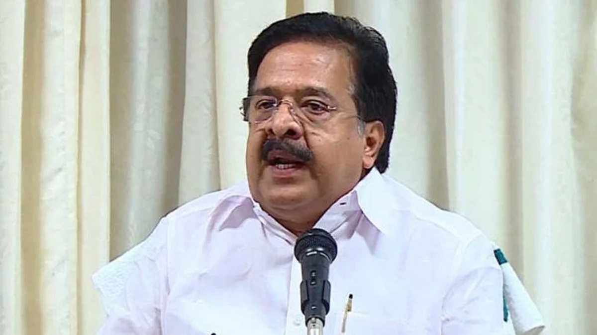 വാളയാർ, പെരിയ കേസുകളിൽ സിബിഐയെ എതിർത്ത സർക്കാരാണ് സോളാർ കേസ് സിബിഐക്ക് വിടുന്നത്: ചെന്നിത്തല