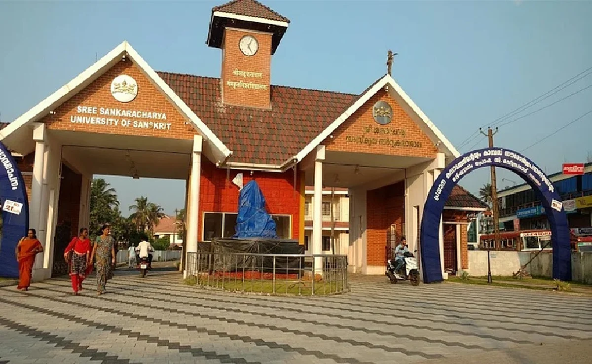 നിയമന വിവാദം: കാലടി സര്വകലാശാല വിസി ഇന്ന് ഗവര്ണര്ക്ക് വിശദീകരണം നല്കും