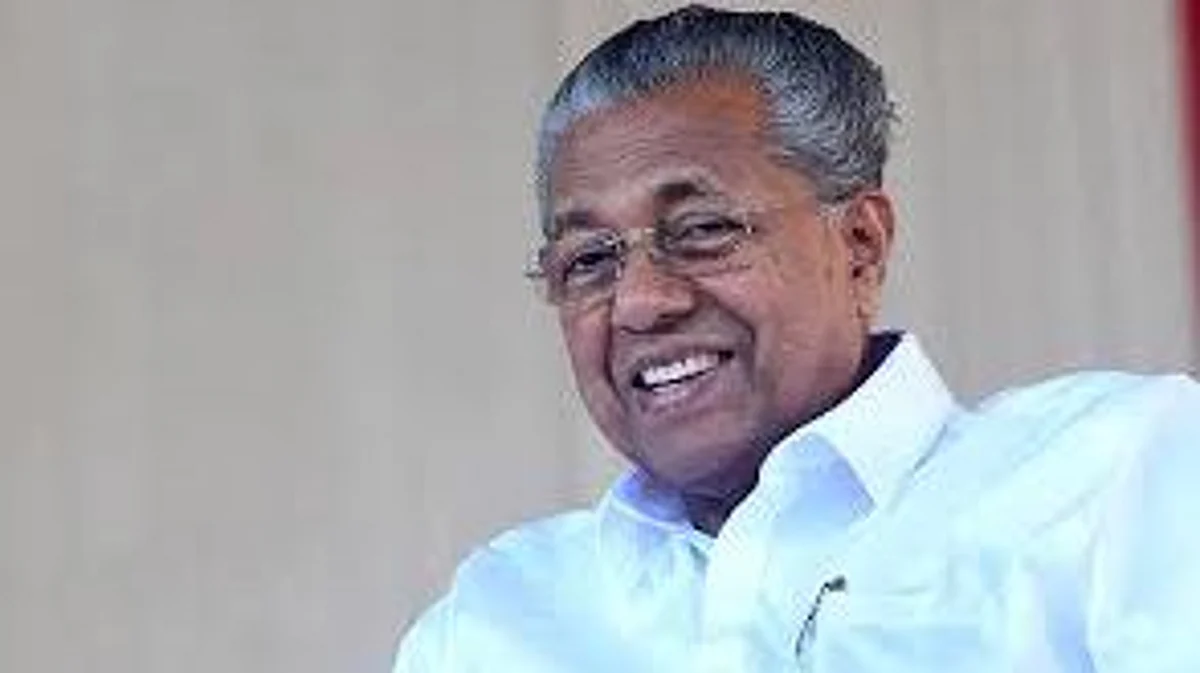 മുഖ്യമന്ത്രി പിണറായി വിജയനെ സമൂഹ മാധ്യമങ്ങളിലൂടെ അധിക്ഷേപിച്ചു;ഉദ്യോഗസ്ഥന് സസ്പെന്ഷന്