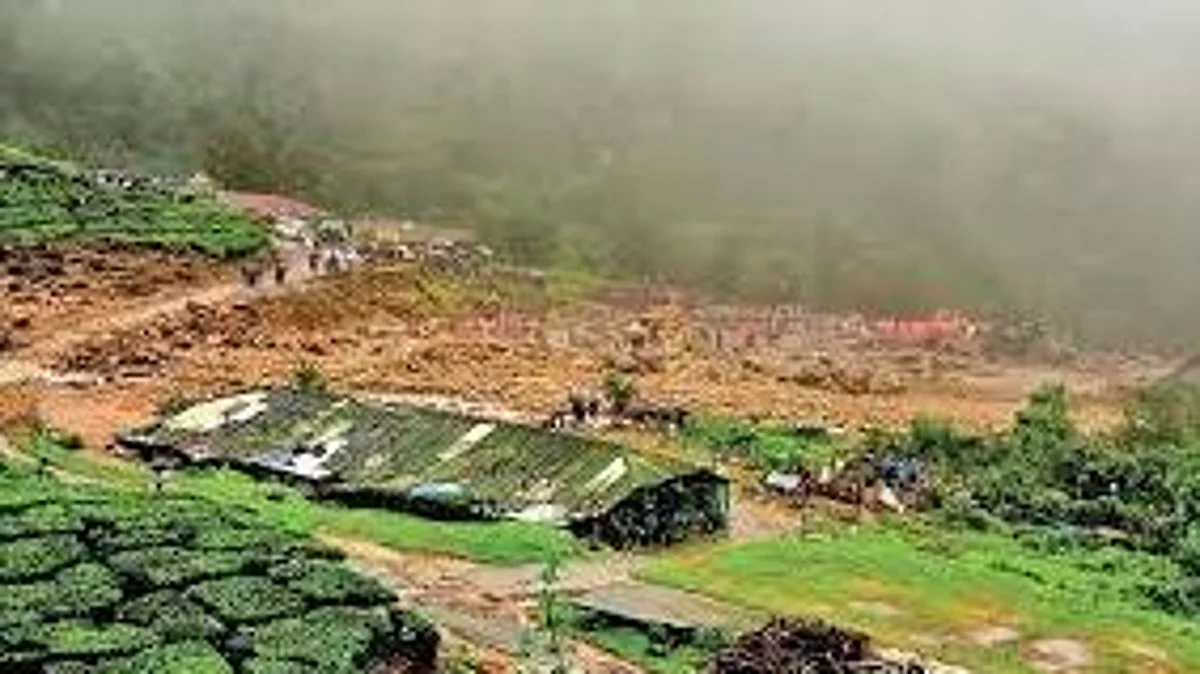 പെട്ടിമുടി ദുരന്തബാധിതർക്കായി നിർമിച്ച വീടുകളുടെ താക്കോൽ കൈമാറി