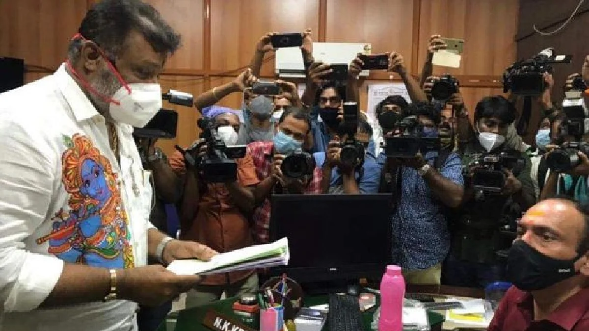 സുരേഷ് ഗോപി നാമ നിര്ദ്ദേശ പത്രിക സമര്പ്പിച്ചു; തൃശൂരില് വിജയം ഉറപ്പെന്ന് താരം