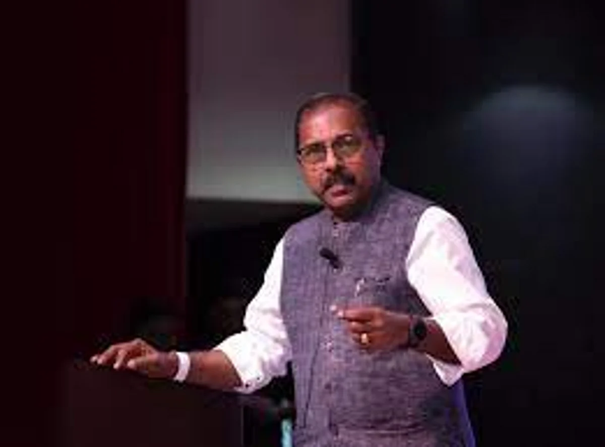 ഡോ.എസ്.എസ് ലാലിന്റെ പര്യടനത്തിന് ആവേശം പകർന്ന് ചാണ്ടി ഉമ്മനും