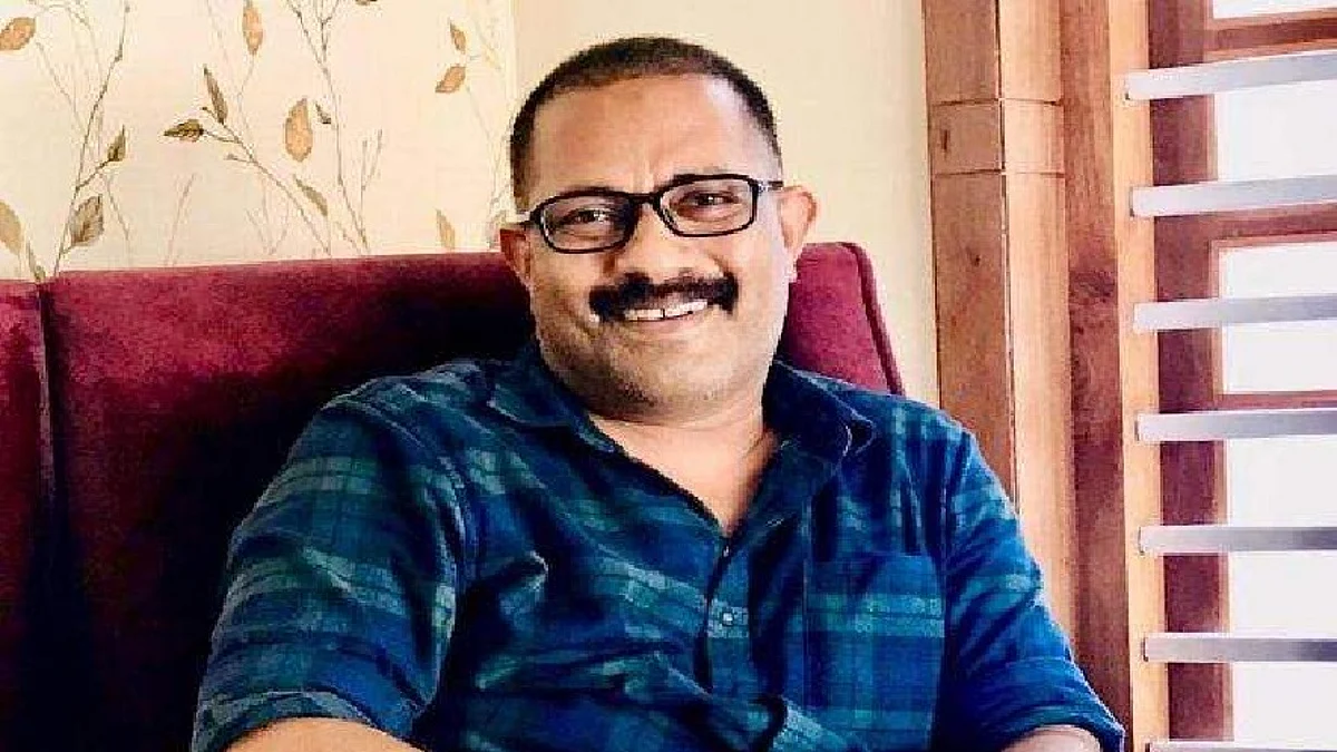 അഴീക്കോട് കെഎം ഷാജിയുടെ പത്രിക സ്വീകരിച്ചു; തീരുമാനം എല്ഡിഎഫിന്റെ പരാതി അവഗണിച്ച്