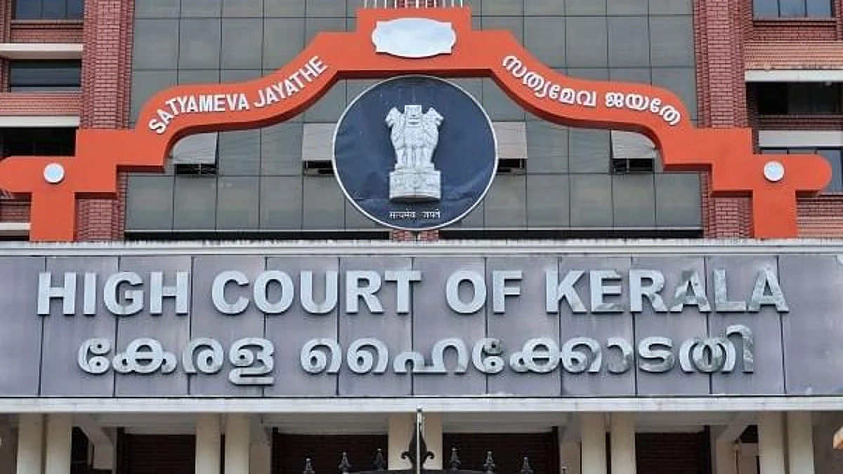 വാളയാര് കേസിലെ രേഖകള് സിബിഐക്ക് കൈമാറണം; ഉത്തരവിട്ട് ഹൈക്കോടതി