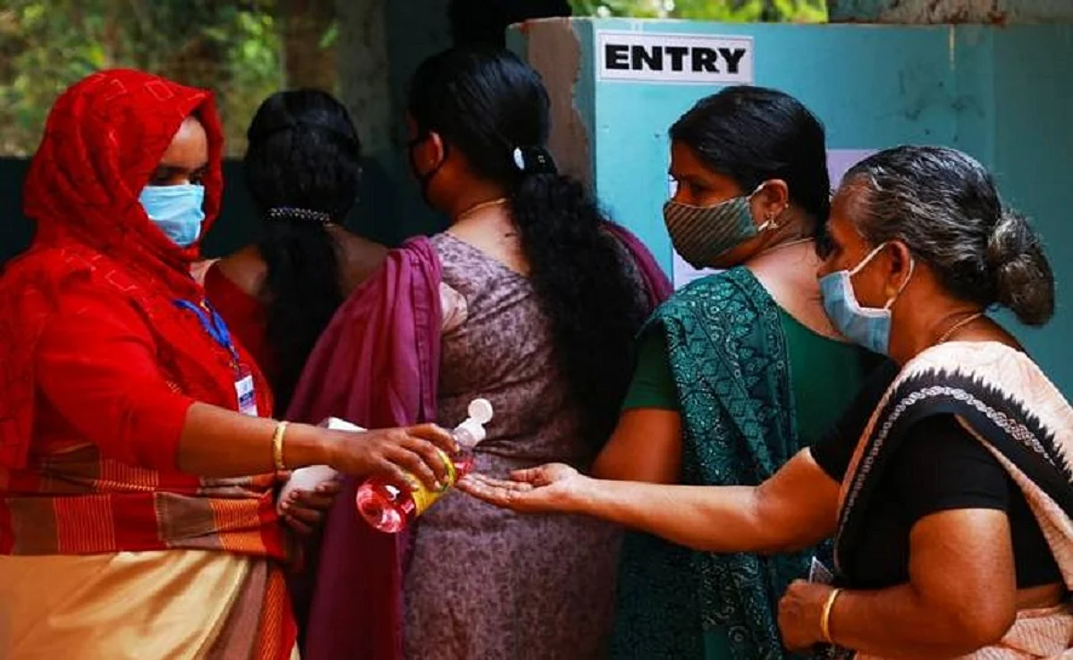 സംസ്ഥാനത്ത് 73.58 ശതമാനം പോളിംഗ്; കാട്ടായിക്കോണത്ത് വീണ്ടും സംഘര്ഷം