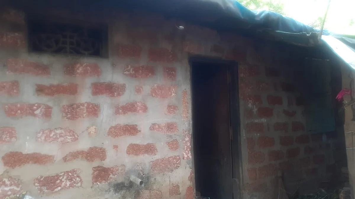 മകന് മരുന്ന് വാങ്ങിക്കാൻ
പണമില്ല ;ചോർന്നൊലിക്കുന്ന വാടക വീട്ടിൽ സുമനസുകളുടെ സഹായം തേടി കുടുംബം
